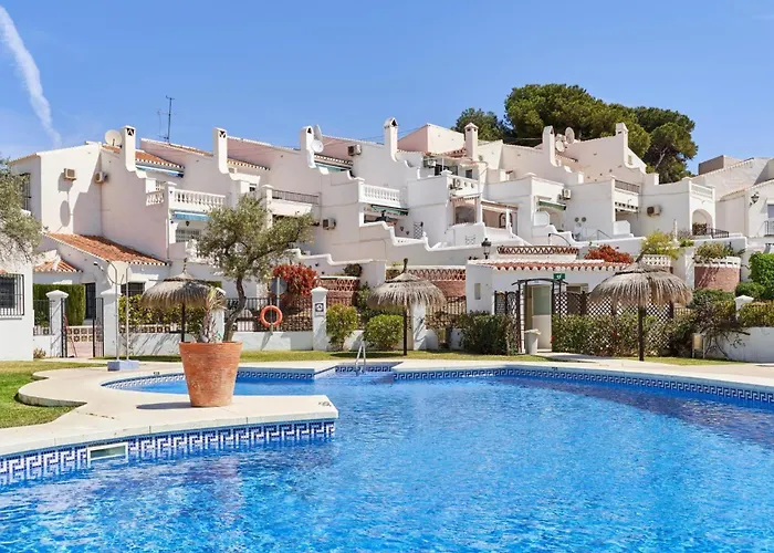 Apartment Tropicana 6c - With Sea Views, Large Terrace And Bbq Nerja