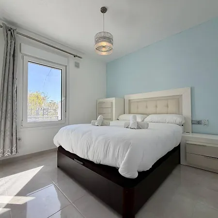 公寓 Tropicana 6c - With Sea Views, Large Terrace And Bbq *