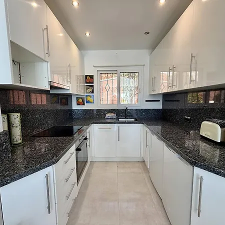Tropicana 6c - With Sea Views, Large Terrace And Bbq 内尔哈