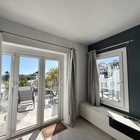 Tropicana 6c - With Sea Views, Large Terrace And Bbq 内尔哈