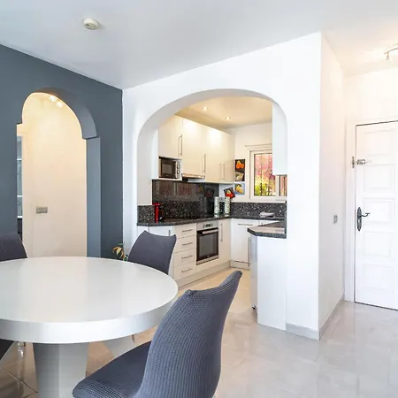 Tropicana 6c - With Sea Views, Large Terrace And Bbq Apartament