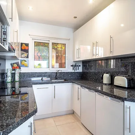 Tropicana 6c - With Sea Views, Large Terrace And Bbq