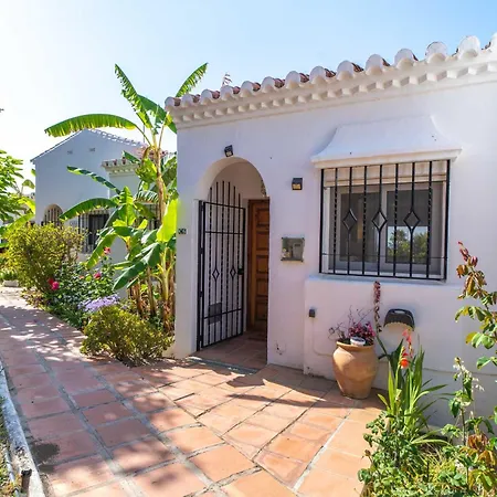 Tropicana 6c - With Sea Views, Large Terrace And Bbq 公寓